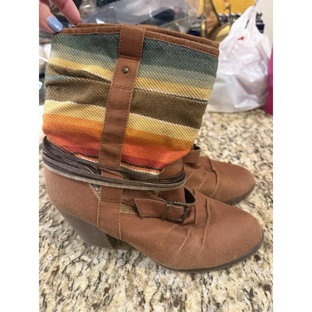 Mossimo Supply Co Women's Ankle Boots Western Style Size 8